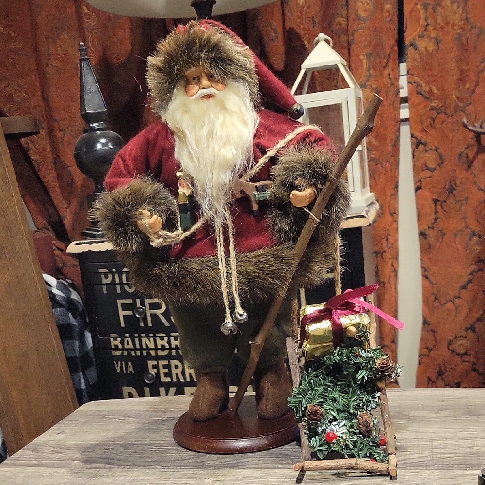 Old World Woodland Santa,Handmade,possible Dept.56,EUC